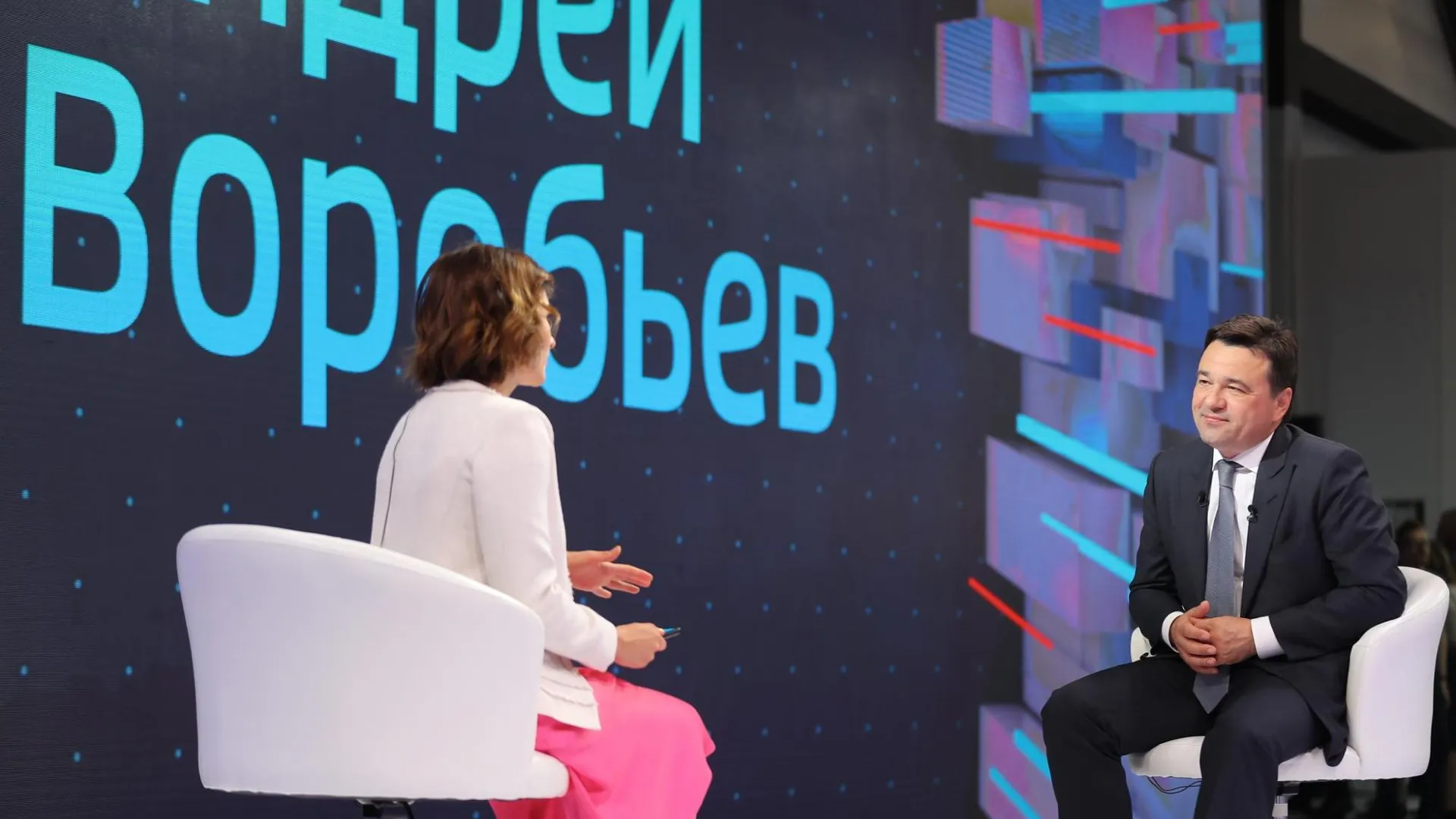 Второй день работы ПМЭФ 2019