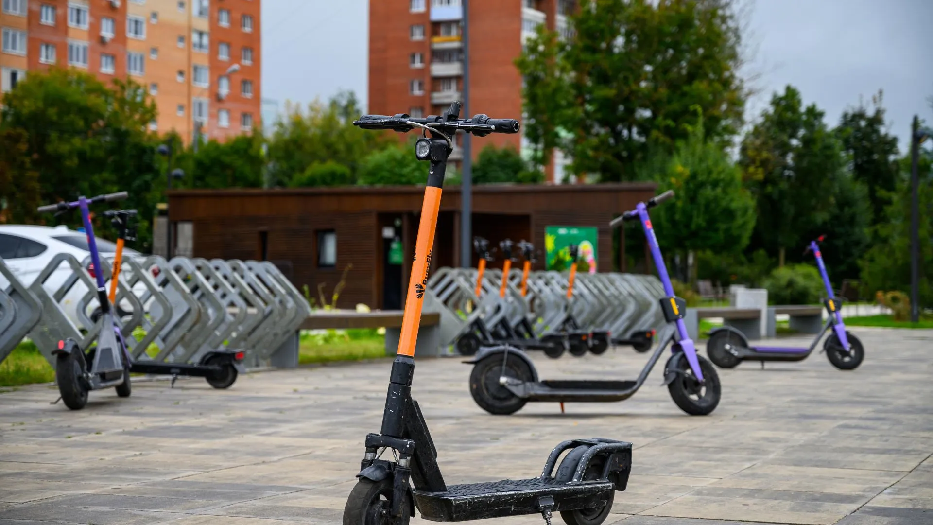 Штрафы не помогут: эксперт предложил регистрировать электросамокаты и ввести экзамены