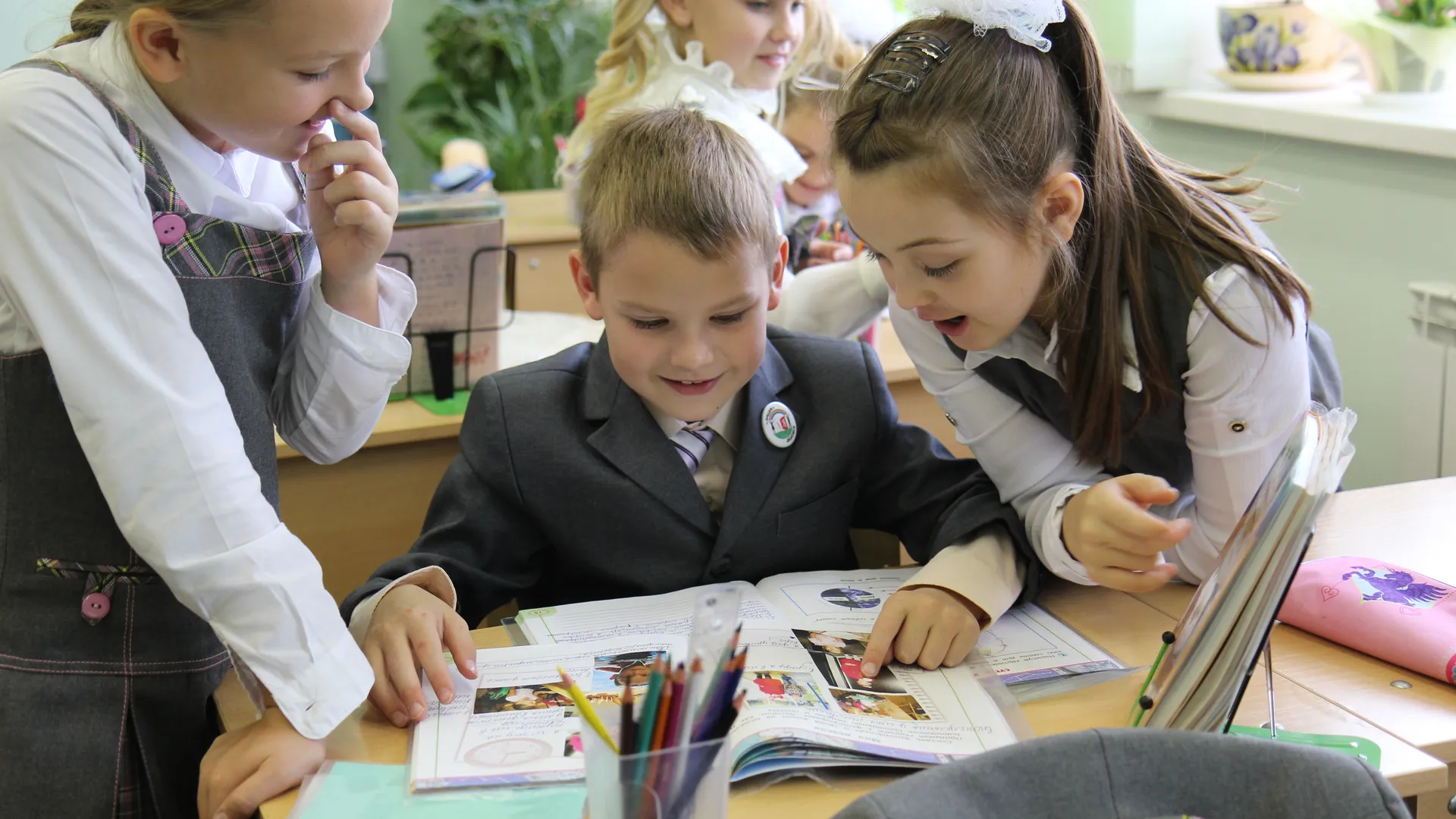 Школьники на перемене