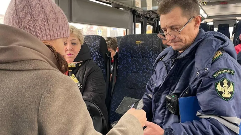 Инспекторы проверили правила оплаты проезда в автобусах в четырех округах Подмосковья