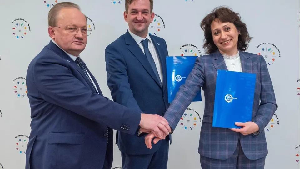 Валерий Бунак, Константин Подоляк и Лилия Бабалова. Фото: администрация г.о. Реутов