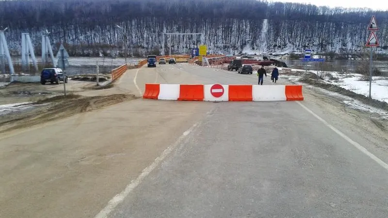 Мост через Оку в Озерах перекрыли из-за паводка