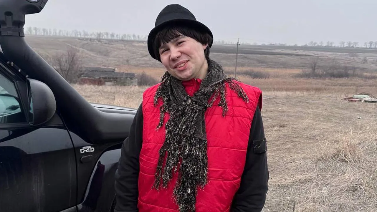 Он этого не хочет: в TikTok уверены, что Кирилла из Харькова насильно заставляют петь и снимать видео
