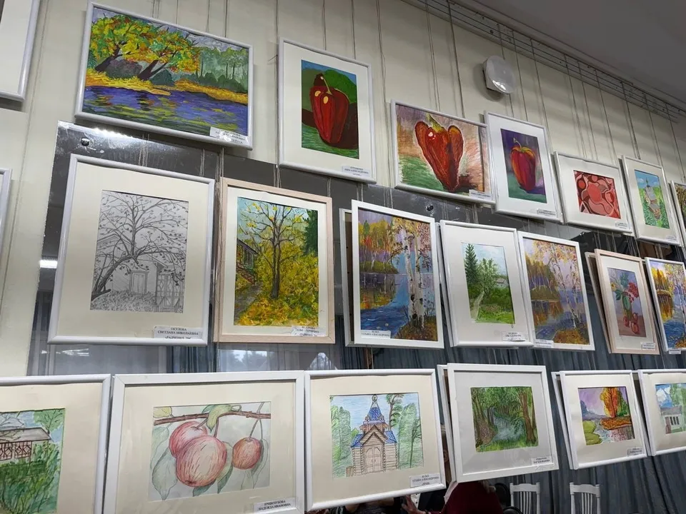 Работы учеников изостудии. Фото: t.me/ncktgluhovo