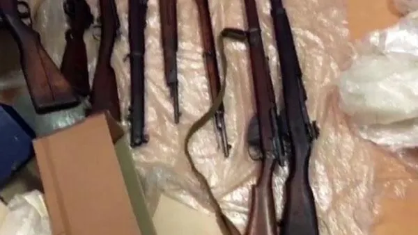 Житель Балашихи нашел в пруду 4 ружья