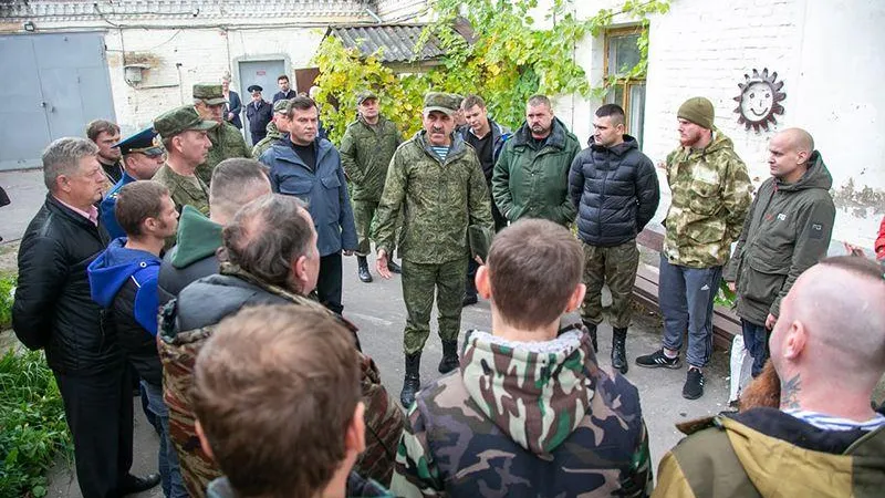 Замминистра обороны России и глава Коломны проводили новобранцев в учебные части