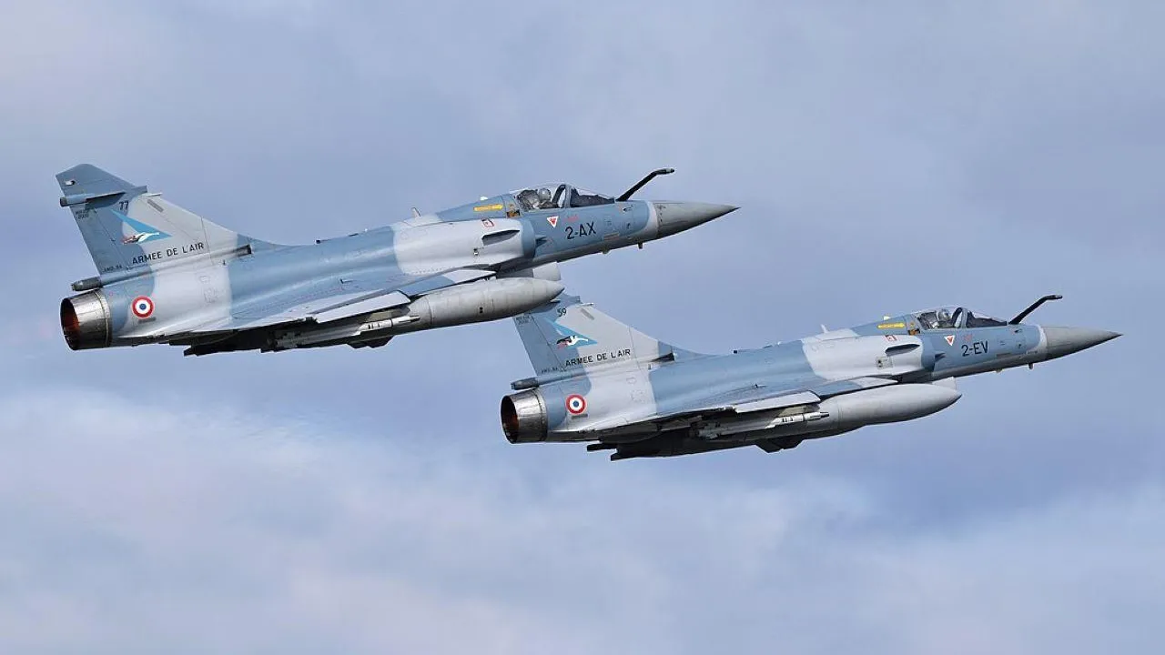 Украина отказалась от старых французских истребителей Mirage 2000