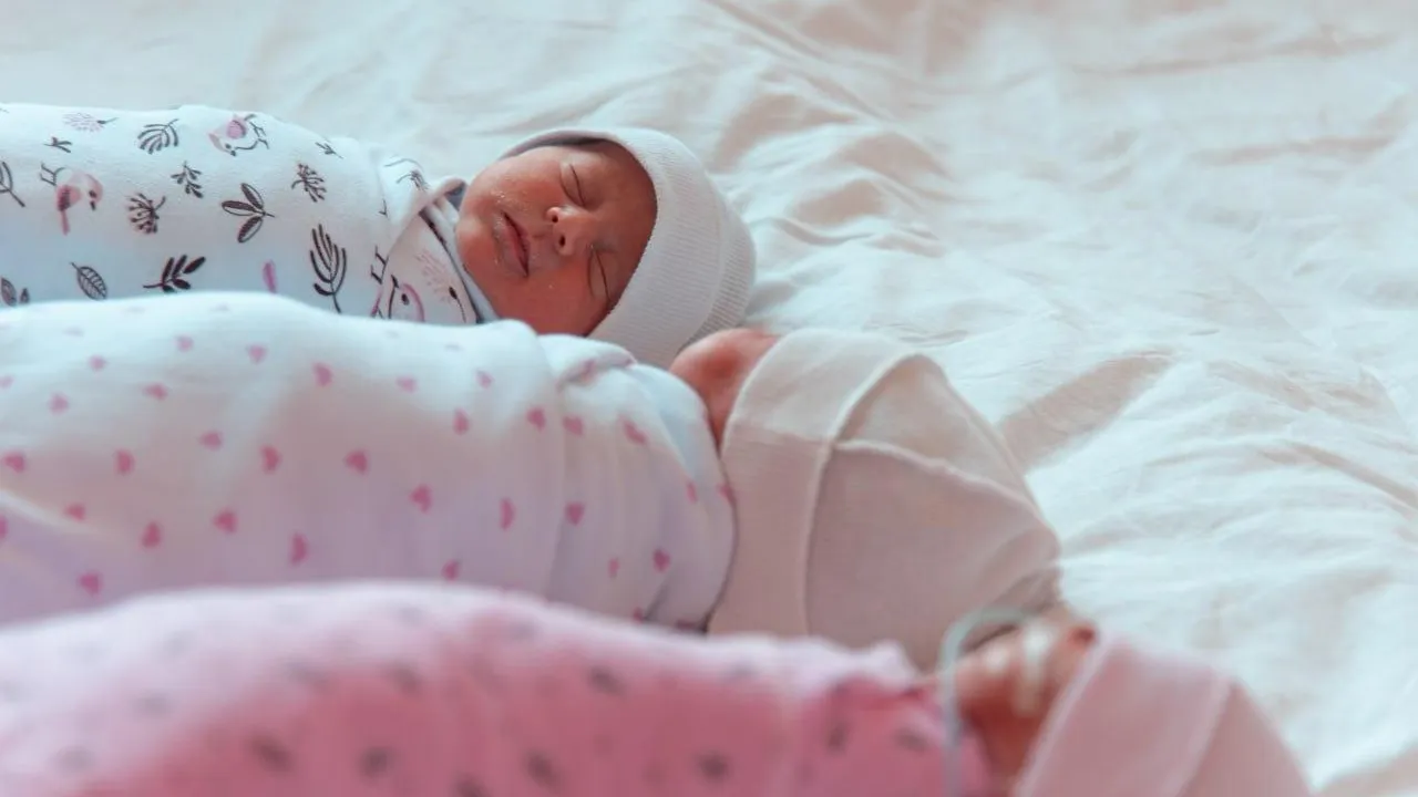 В Подмосковье с начала года родилось почти 130 двоен и одна тройня