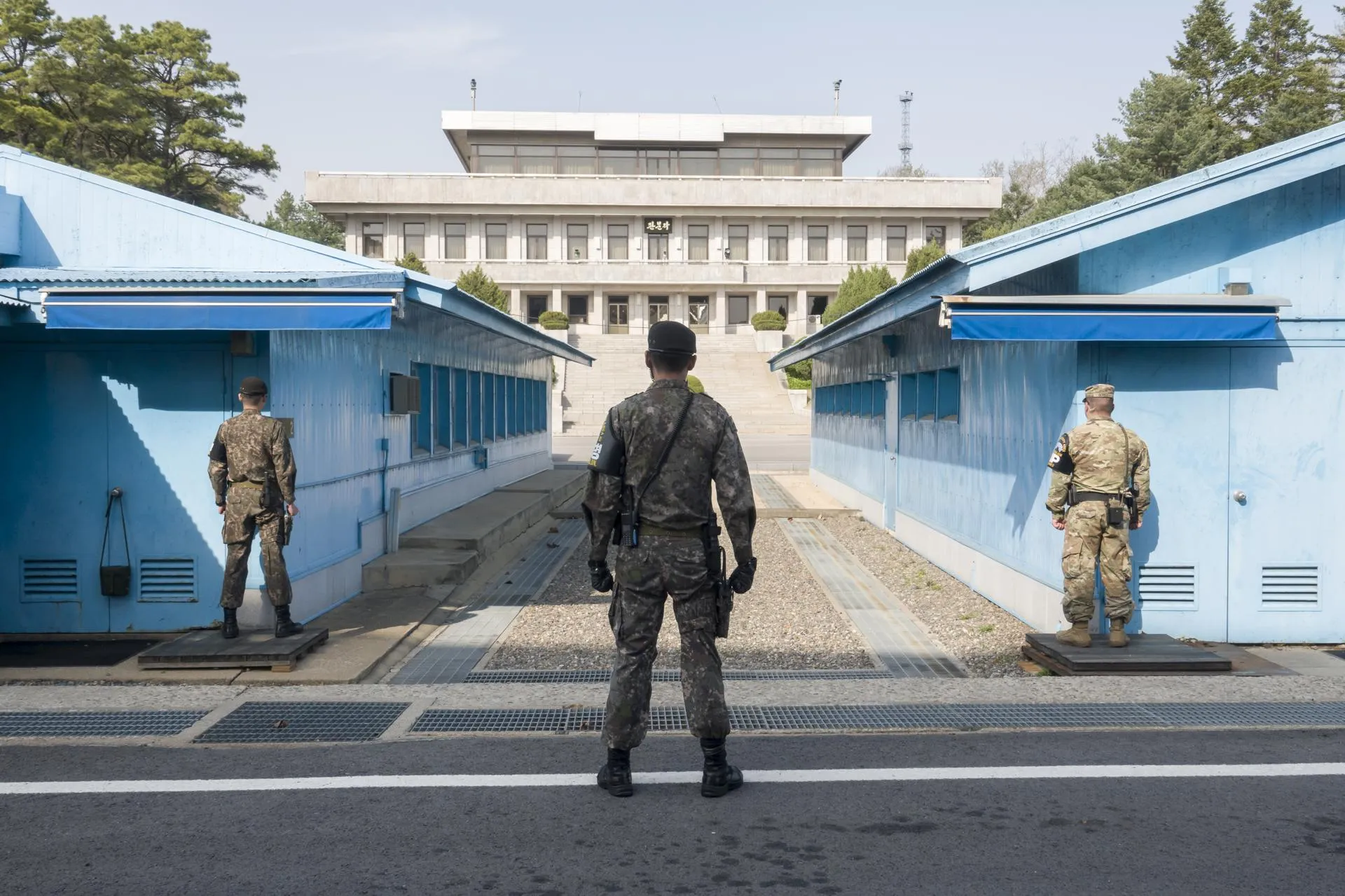 Солдаты Южной Кореи и США на границе с КНДР. Lee Jae-Won/AFLO