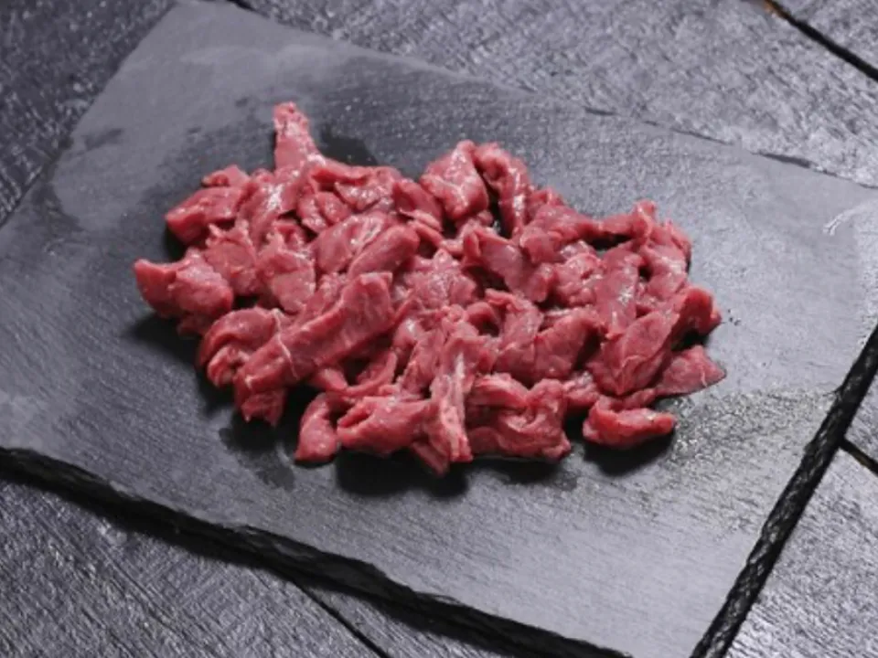 «Не годятся для подарка, но есть безопасно»: какие продукты можно употреблять в пищу даже просроченными