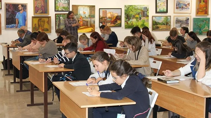 «Где находится памятник жертвам наркомании?»: знания о родном регионе проверили у жителей Подмосковья 