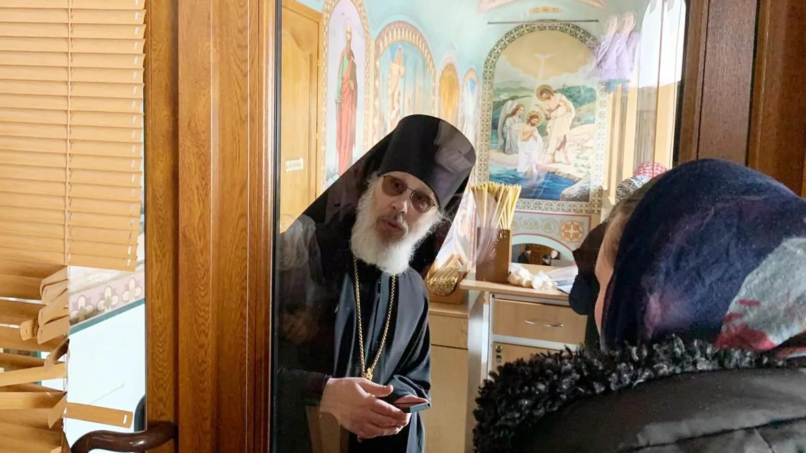 Священник, запертый в 39-м корпусе Киево-Печерской лавры