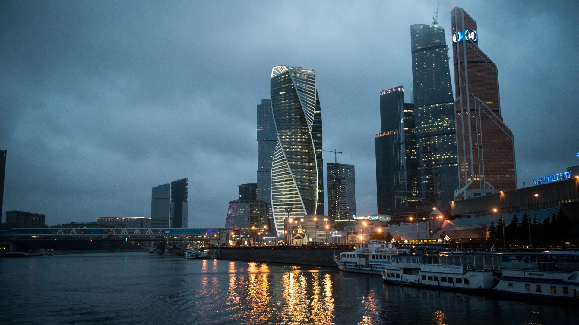 В Германии вспомнили про Берлинскую стену: ЕС запретил туристам поездки в Россию, чтобы те не увидели ее процветание