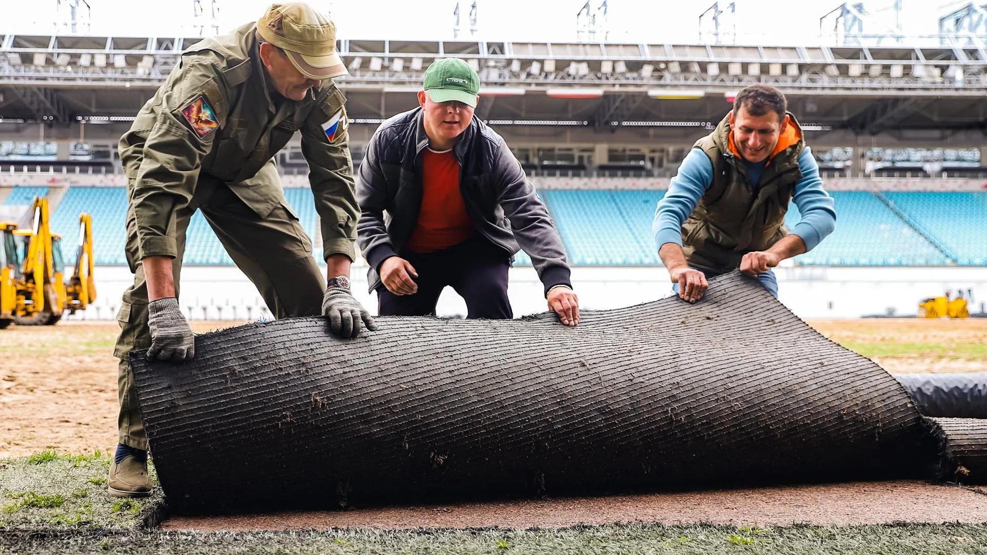 В Химках поменяют газон на стадионе «Арена Химки»