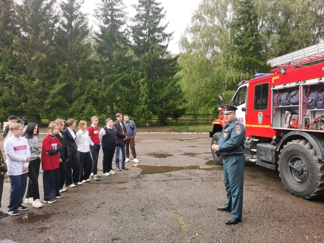 Фото: Средняя школа № 1 им. В. Н. Леонова