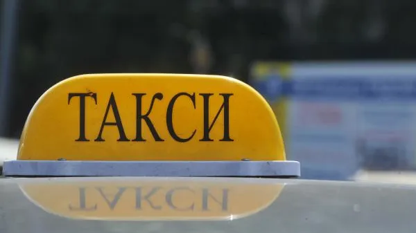 Почти 30 тыс разрешений выдали за год таксистам в Подмосковье