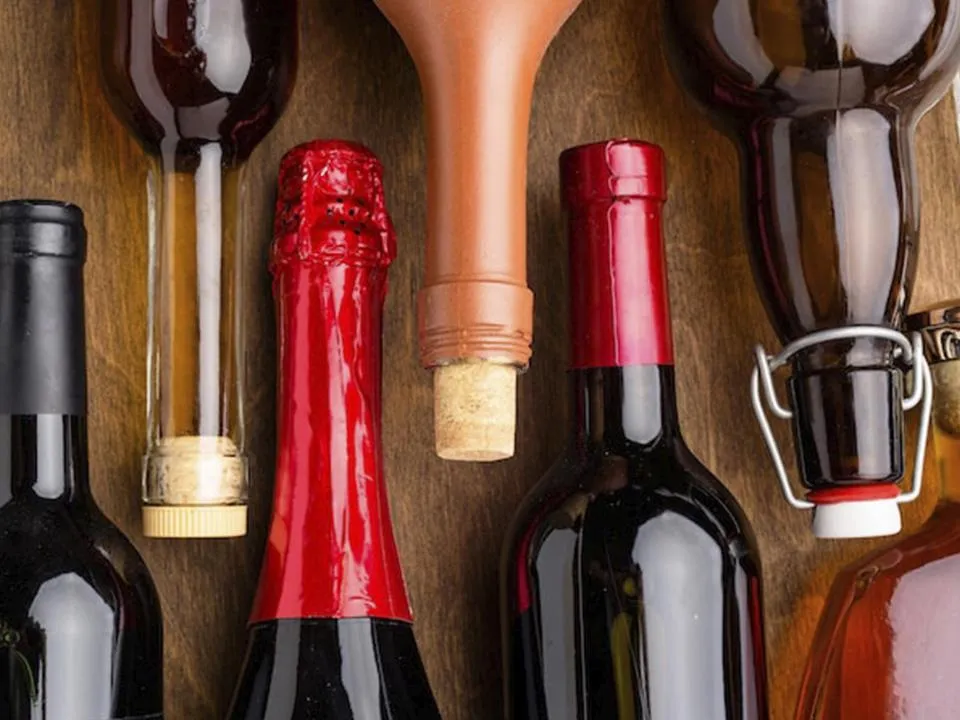 Против депрессии и бессонницы: выяснилось, какой алкоголь может быть полезен в осенне-зимний период