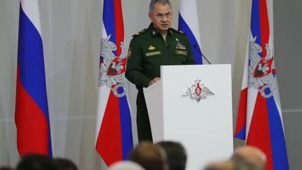 Шойгу: на территории Арктики находятся более тысячи российских солдат