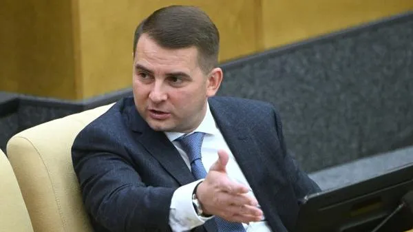 Депутат Нилов перечислил аспекты опасности зарплаты «в конверте»