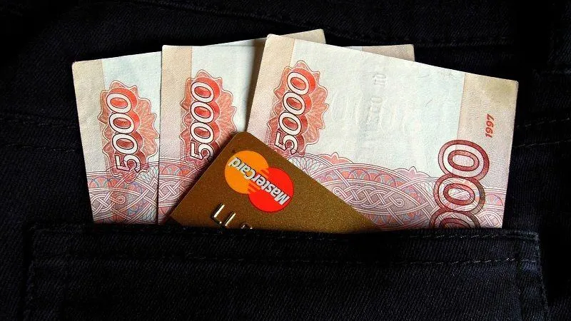 Мама с дочкой устроили шоппинг с чужой карты в Серпухове
