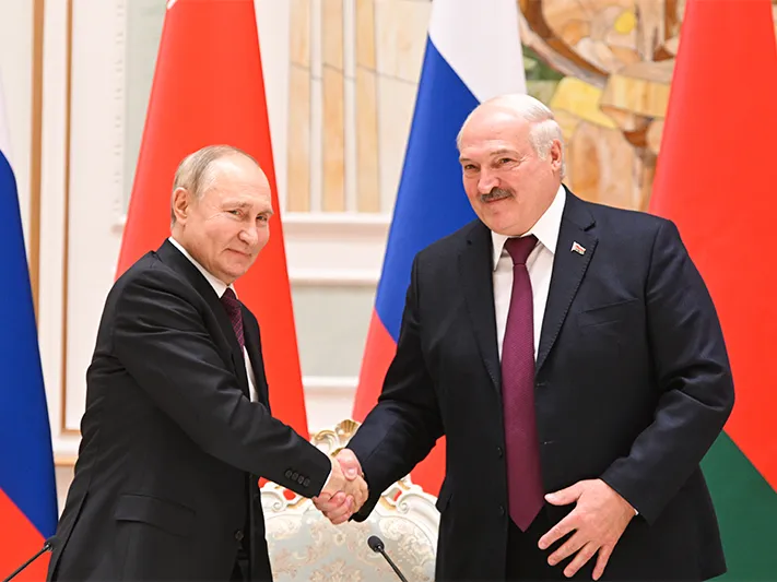 Путин может обсудить с Лукашенко возможное участие Белоруссии в СВО