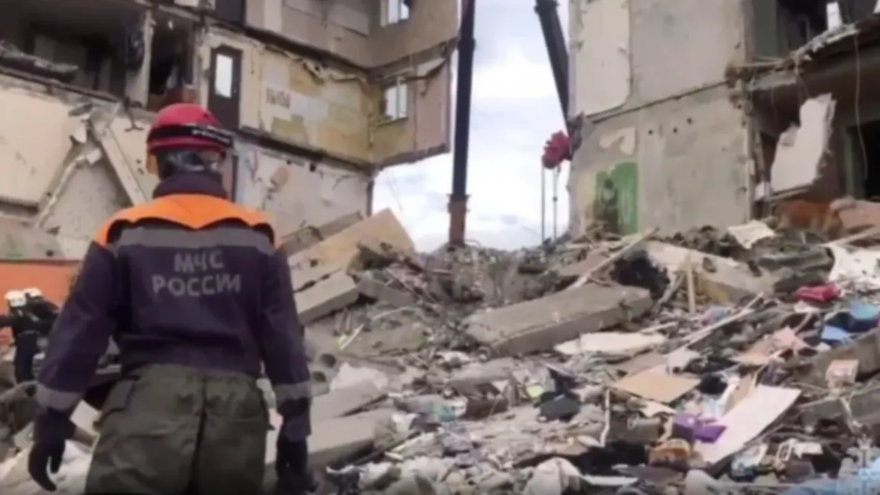 Спасатели до сих пор не нашли пятерых людей после взрыва дома в Нижнем Тагиле