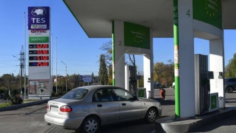 Эксперт предупредил, что не стоит ожидать заметного удешевления топлива в России