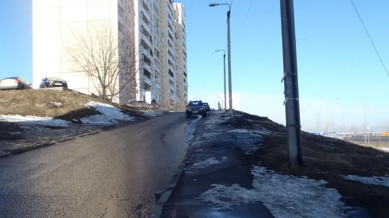 Утопавшую в грязи дорогу расчистили в Дзержинском