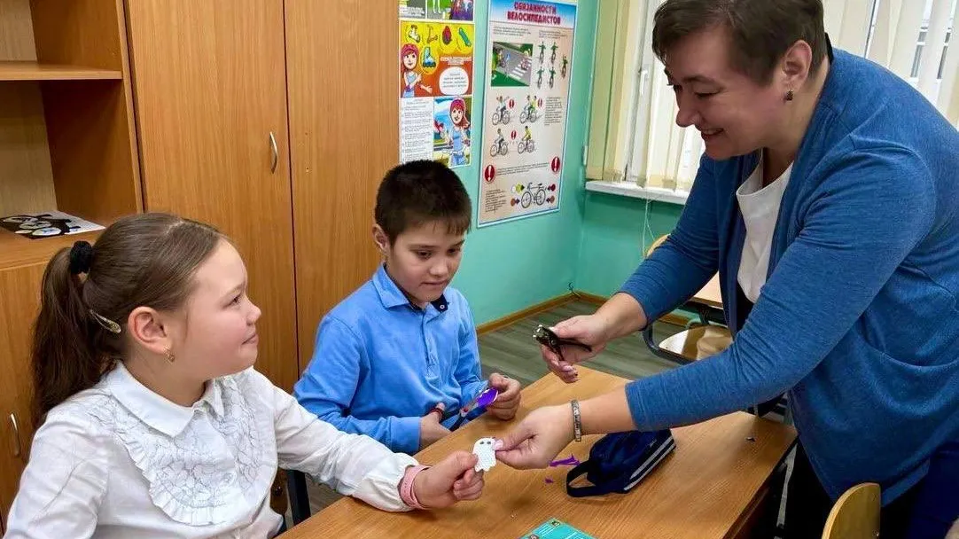 Юные красногорцы создали световозвращающие элементы на мастер-классе