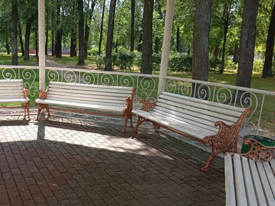 Беседка городского парка Павловского Посада, в которой навели порядок.&nbsp;Фото: Пресс-служба администрации Павлово-Посадского городского округа