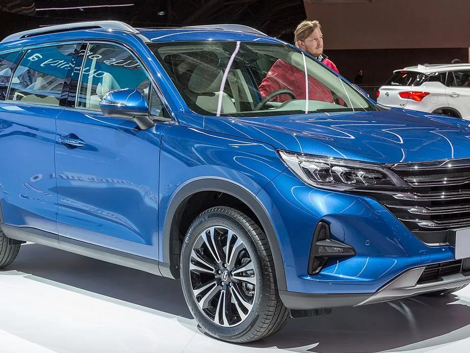 Утильсбор вырастет в тысячи раз: как изменятся цены на машины в России с 1 ноября — что смогут купить простые люди?