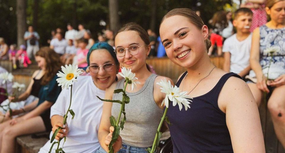 В парках Подмосковья более 36 тыс. человек посетили праздник Дня семьи, любви и верности