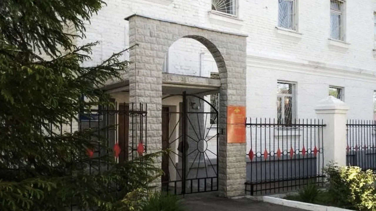 «Предательница Родины»: россияне назвали террористкой чиновницу, которая пыталась поджечь военкомат