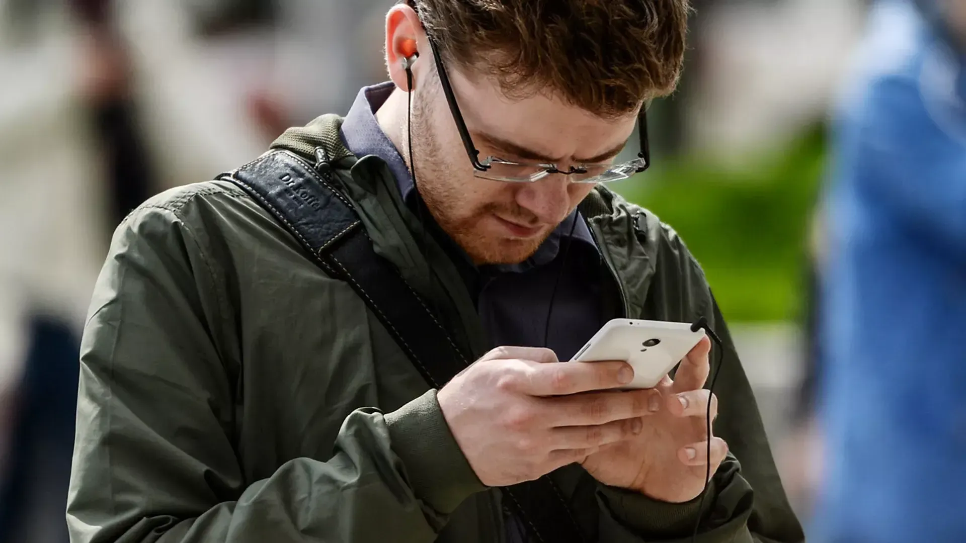 Эксперт Закарян назвал функции смартфона, которые лучше сразу отключить