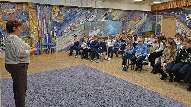 Представители администрации Павлово-Посадского округа провели урок для школьников по безопасности на железной дороге