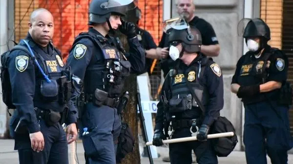 В США полицейский несколько раз выстрелил в мальчика, страдающего аутизмом