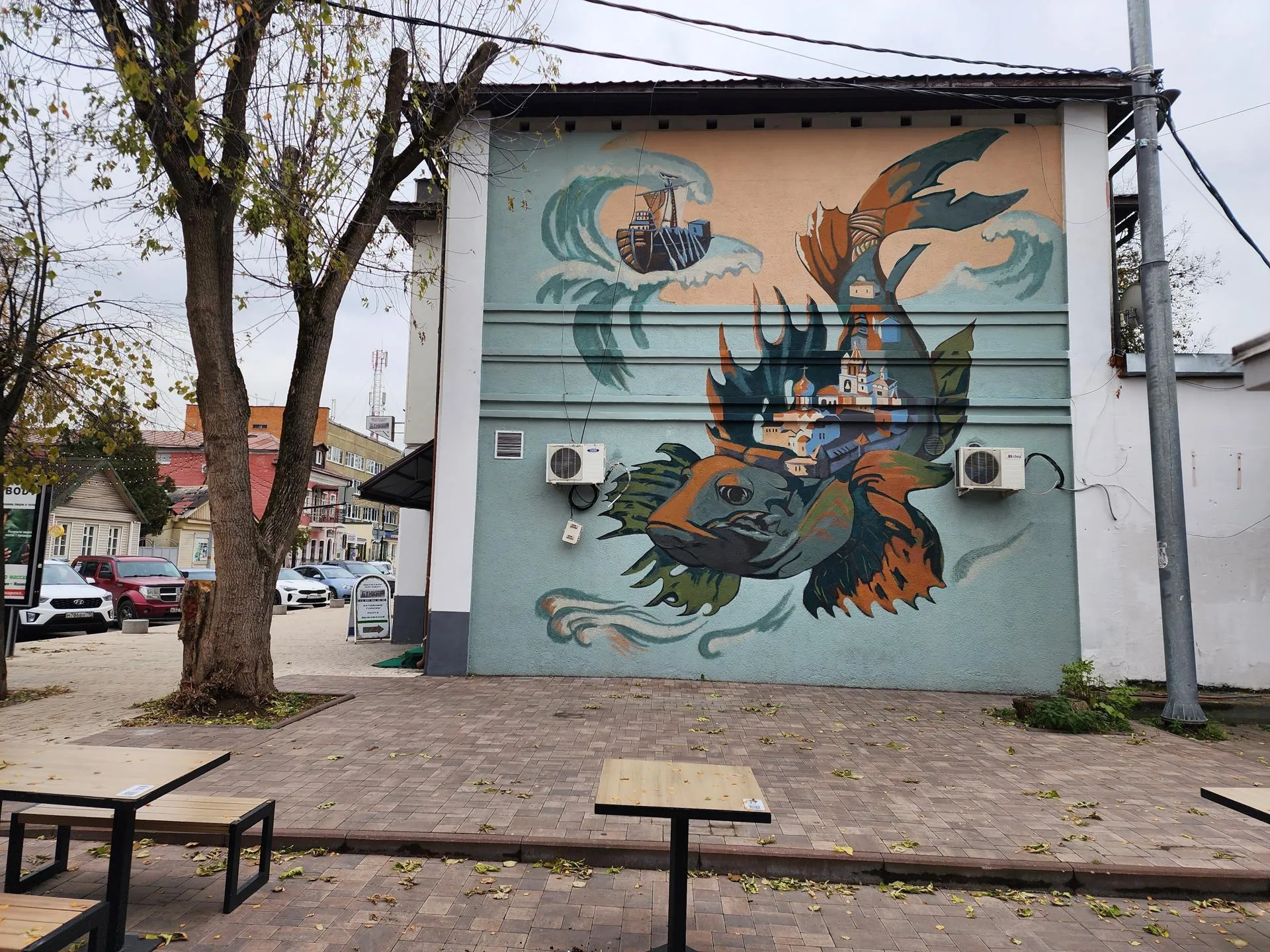 Хавива Фонина / Монументальная роспись на фасаде, ул. Московская, 18