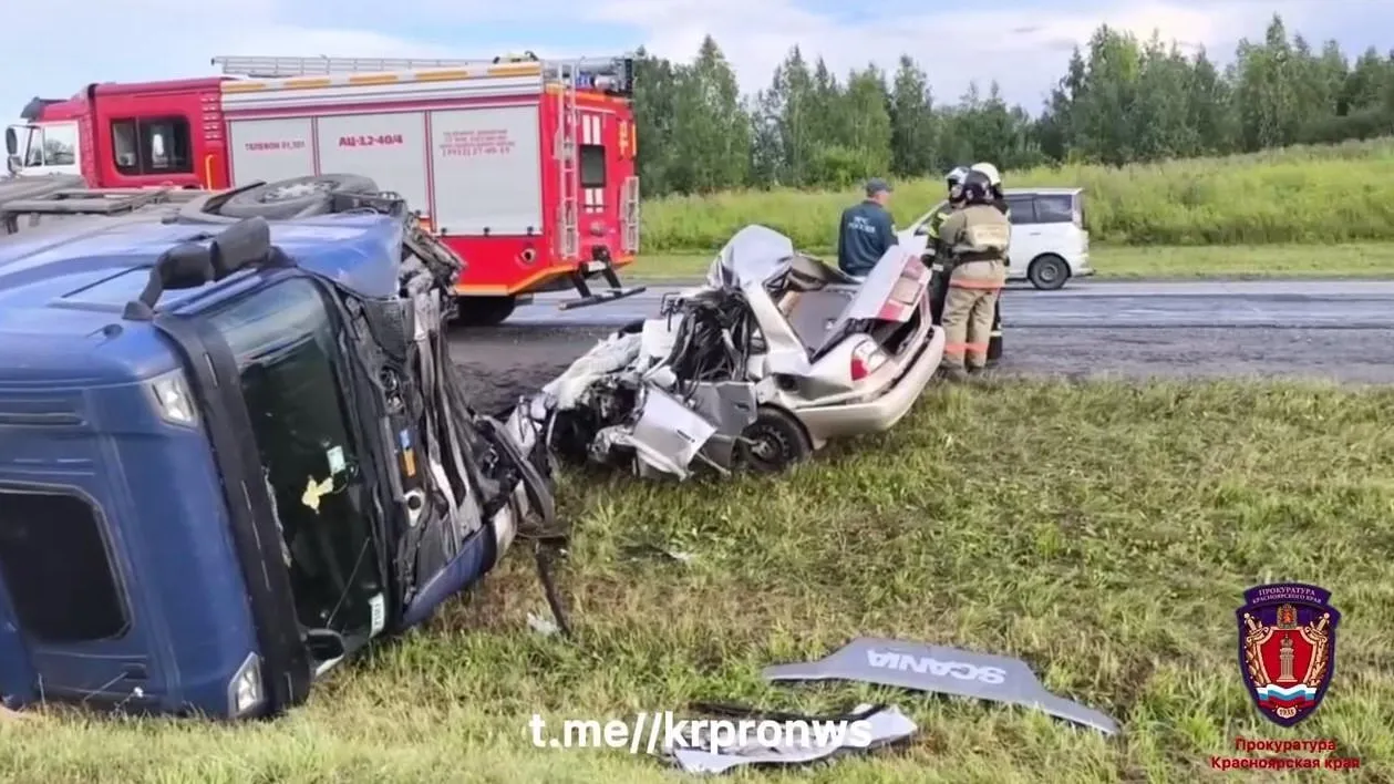 Пятеро человек погибли в ДТП с грузовиком в Красноярском крае