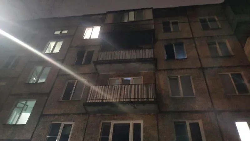 Два человека погибли при пожаре в квартире в Пушкино