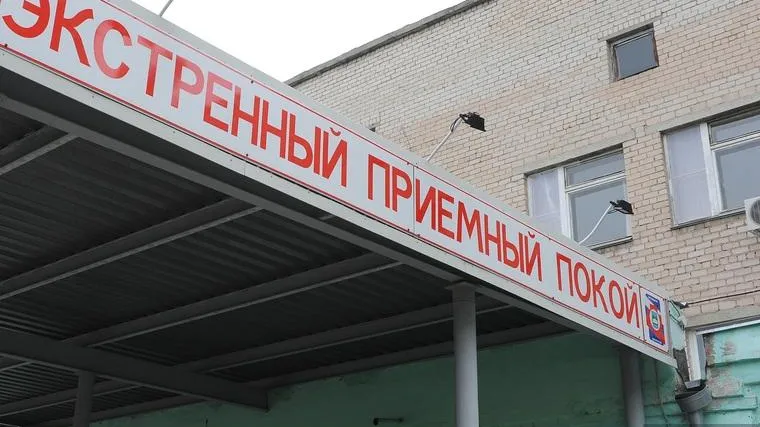 В Югорске охранник не впускал в больницу пациентов в 30-градусный мороз