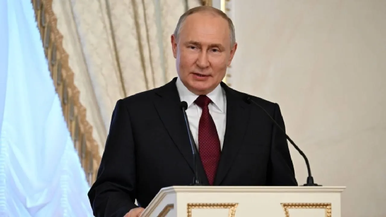 Президент Путин выразил благодарность депутатам за активную работу в ходе весенней сессии