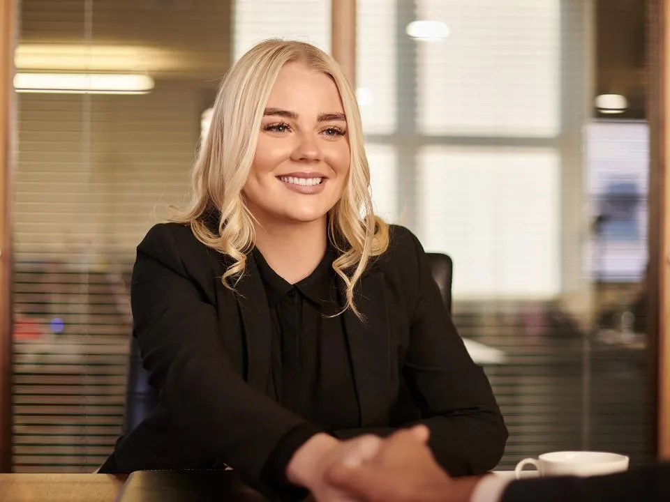 Новый год — новая жизнь: минимум 39% москвичей хотят сменить работу после праздников