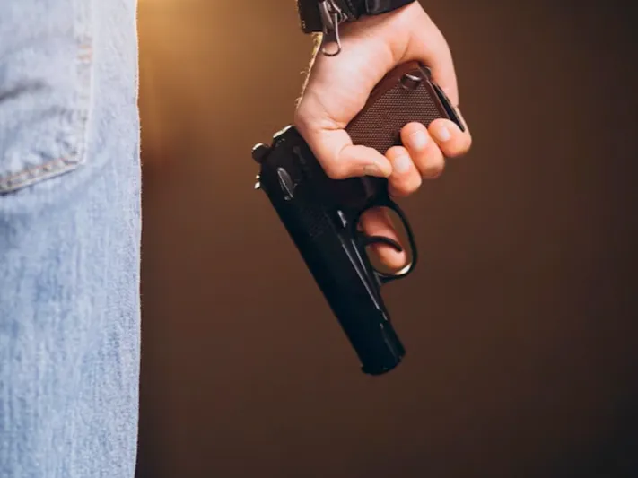 Полиция не задержала мужчину, угрожавшего школьнику пистолетом в Химках
