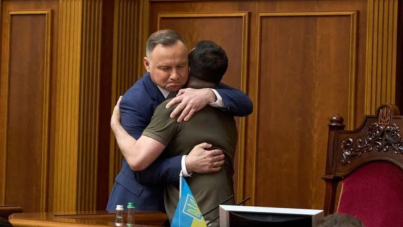 Политолог считает, что слухи о заговоре Дуды и Зеленского призваны отвлечь внимание от главного