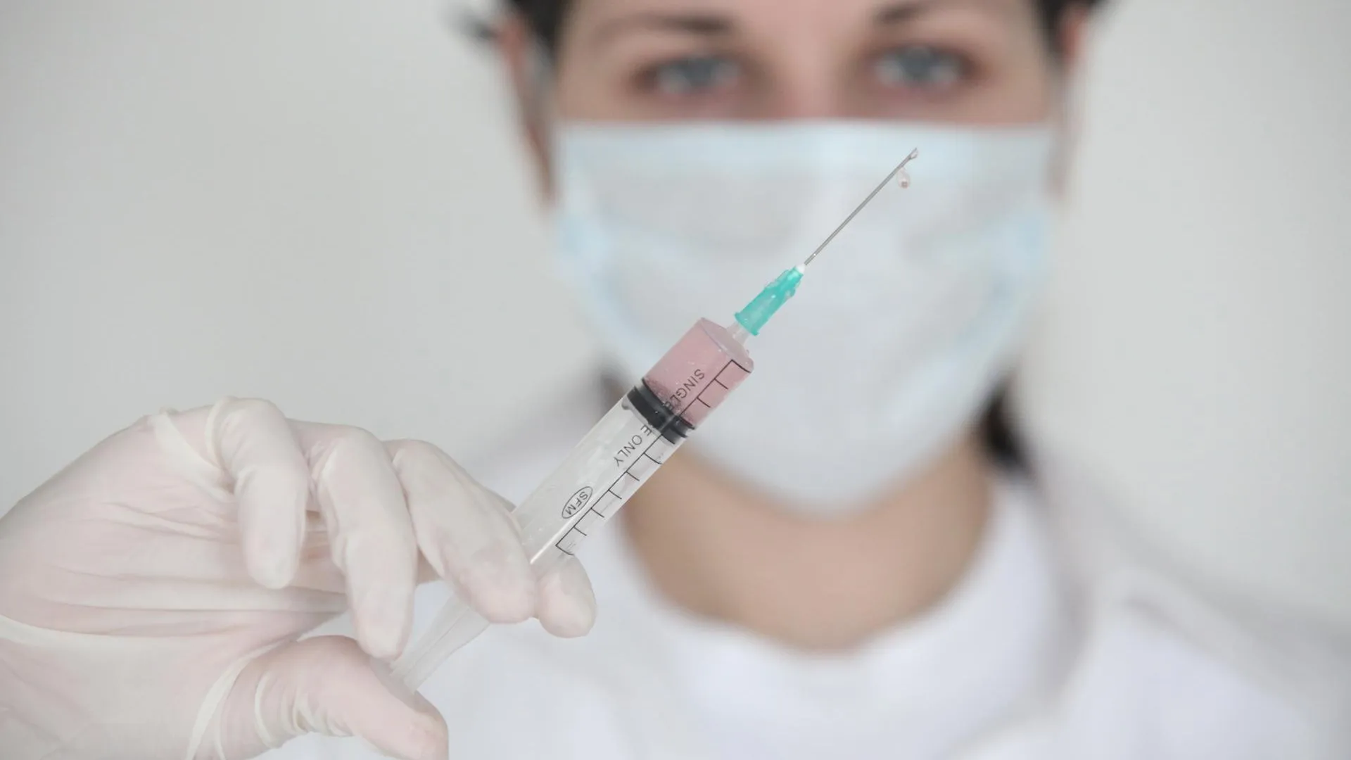 Онколог Романов: говорить об успешных испытаниях вакцины от рака преждевременно