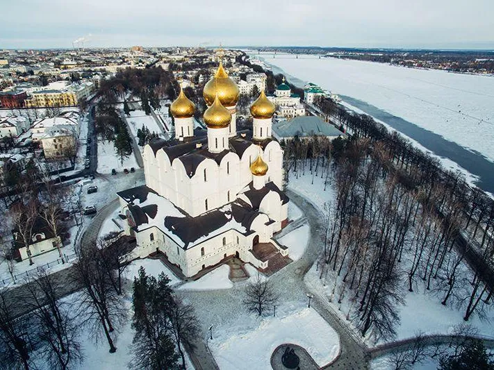 Определены самые популярные туристические направления для новогодних поездок по России