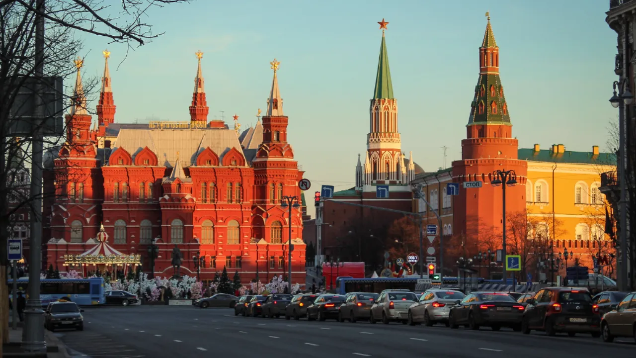 Мужчина попытался остановить правительственный кортеж неподалеку от Кремля
