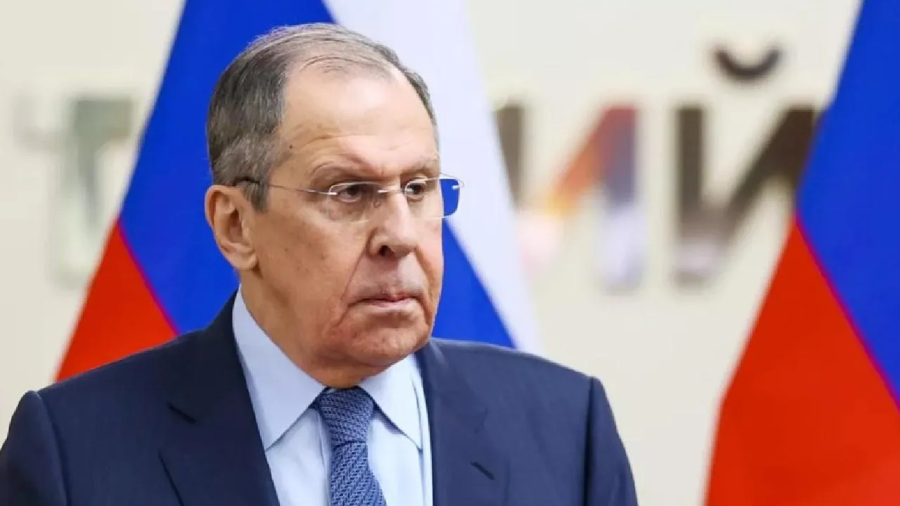 Лавров считает, что попытки НАТО развалить Россию привели к ее сплочению