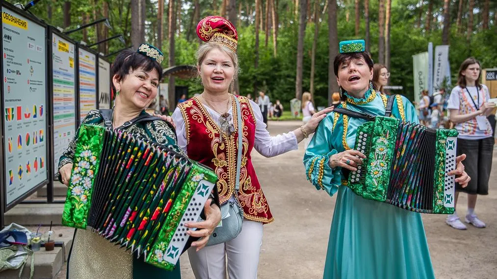 В подмосковных парках Раздолье и Малевича прошел семейный фестиваль «Креативный Сабантуй»