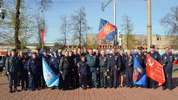 Пожарные и спасатели Подмосковья организовали «победный» автопробег